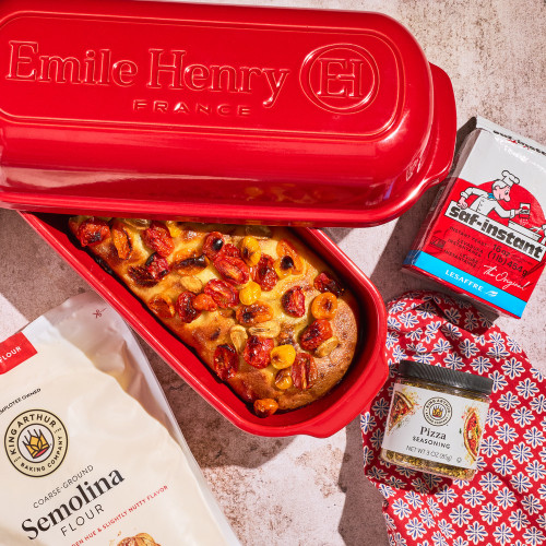 No-Knead Cheese and Tomato Garlic Bread made with the Bundle