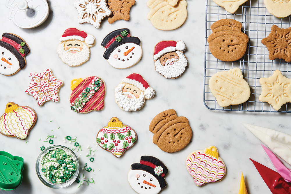 Filigree Paper Pans and Holiday Sweet Bread Mixes Set