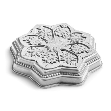 Glad White & Gray Snowflake Pattern 10 Premium Paper Plates, 20-Count