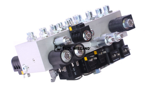 Steuerblock Johnston VT/VS 650 Arbeitshydraulik Kehraggregat links/rechts (67054214)