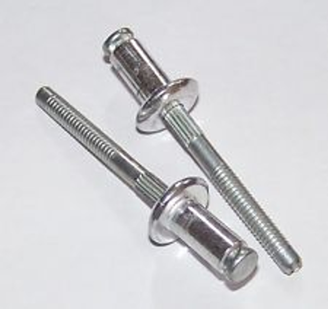 Diameter: 1/4"
Grip: 9/64 -3/16
Window Regulator Peel Type Rivets
GM 1981 - On
GM OEM# 9437486
Chrysler OEM# 6032926
25 Per Box