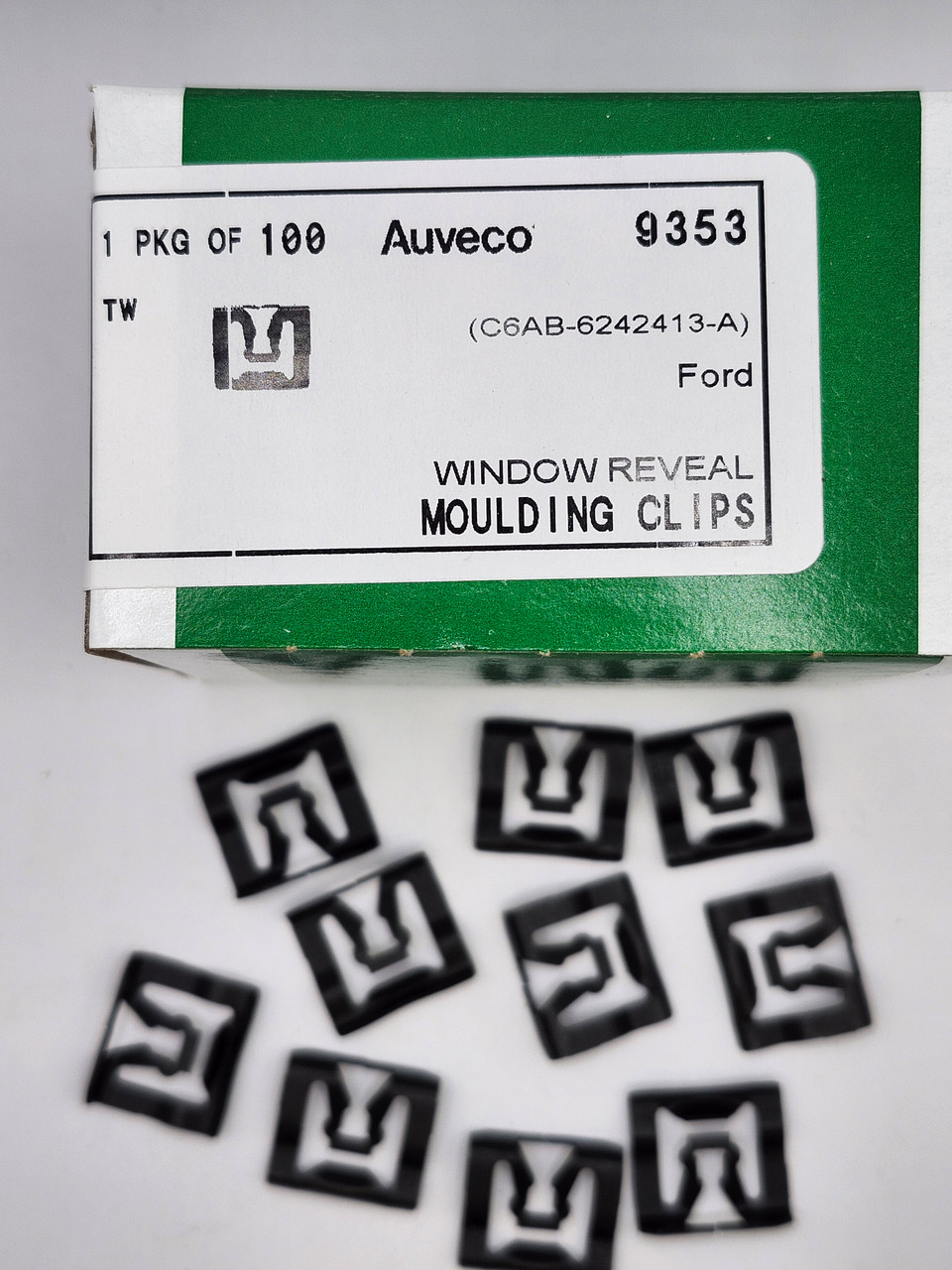 9353 Window Reveal Moulding Clip 9353 Window Reveal Moulding Clip