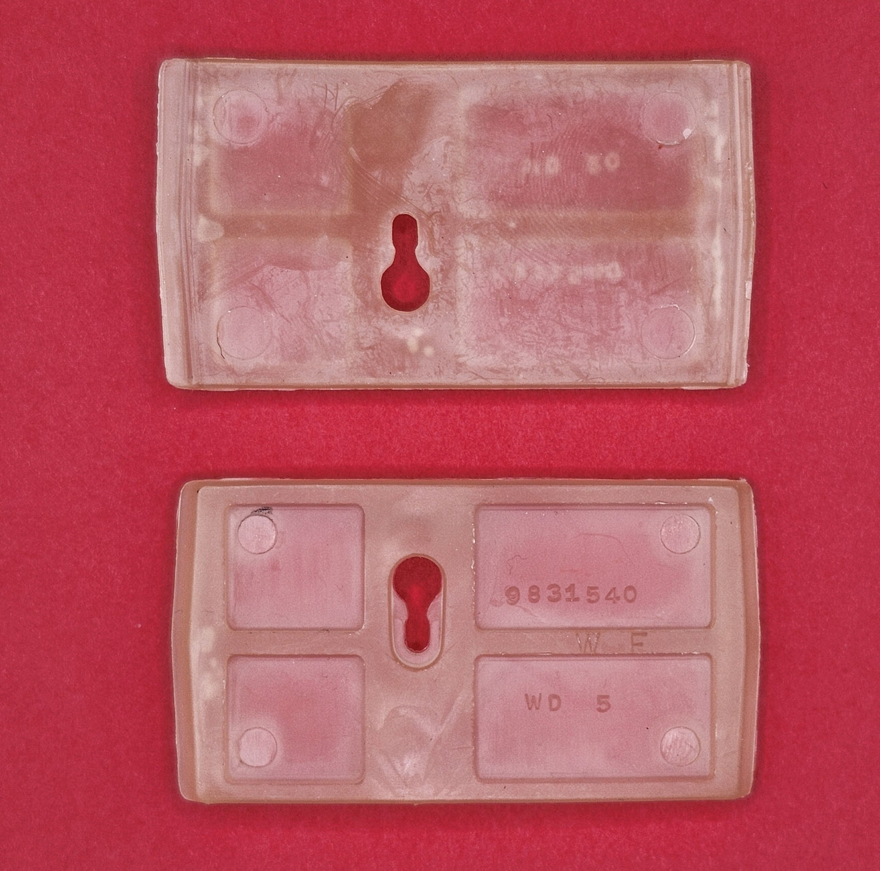 GM 9831540 NOS Molding Trim Clip - SOLD PER EACH