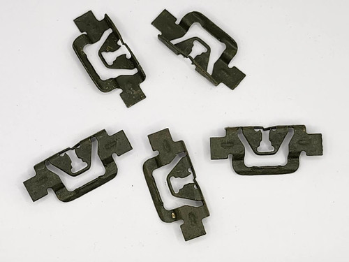 11065 Mopar Windshield Reveal Molding Clip