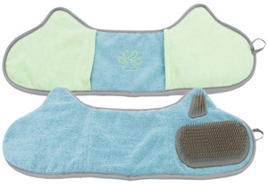 Pet Life 'Bryer' 2-in-1 Hand-Inserted Microfiber Pet Grooming Towel and Brush Pet Life 'Bryer' 2-in-1 Hand-Inserted Microfiber Pet Grooming Towel and Brush