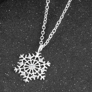 Fashion lady Crystal Snowflake Zircon Flower Christmas Necklaces Pendants Jewelry for Women Sweater necklace Fashion lady Crystal Snowflake Zircon Flower Christmas Necklaces Pendants Jewelry for Women Sweater necklace