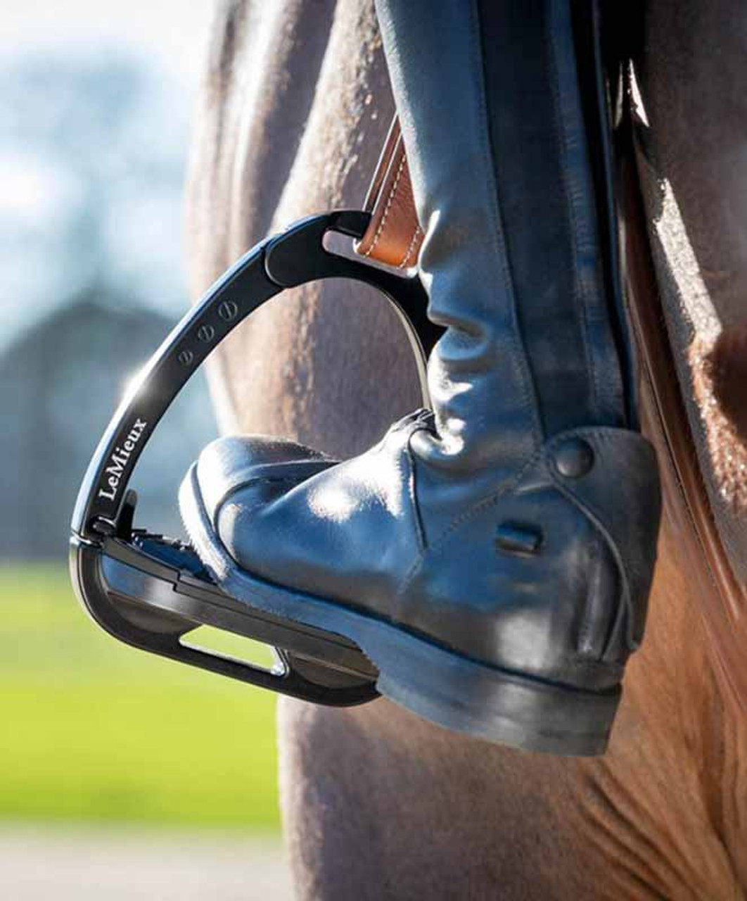 CLEAROUT - LeMieux Vector Balance Stirrup - Sprucewood Tack
