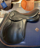 Used 18" Exselle Close Contact Saddle (Black)