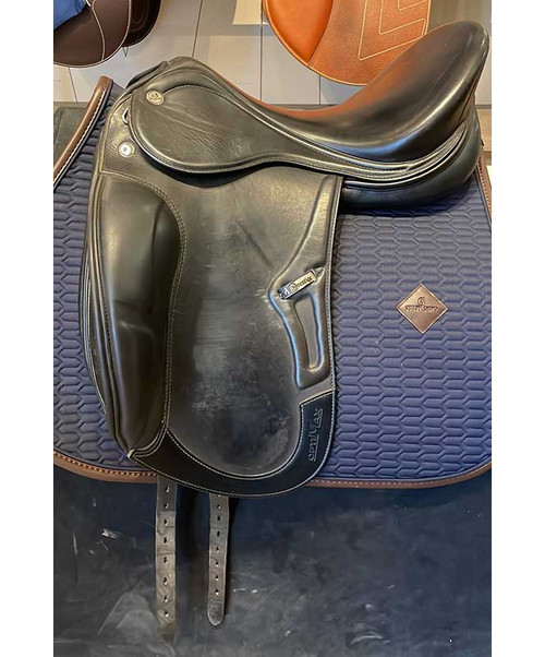 Used 18" Prestige Optimax Dressage Saddle..