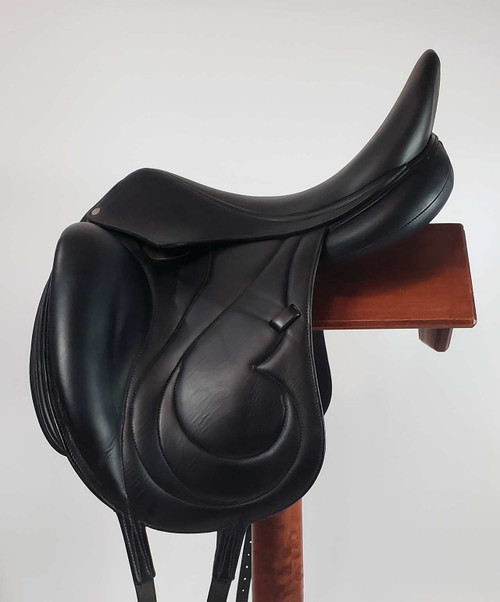 Used 18" Antares Dressage Saddle..