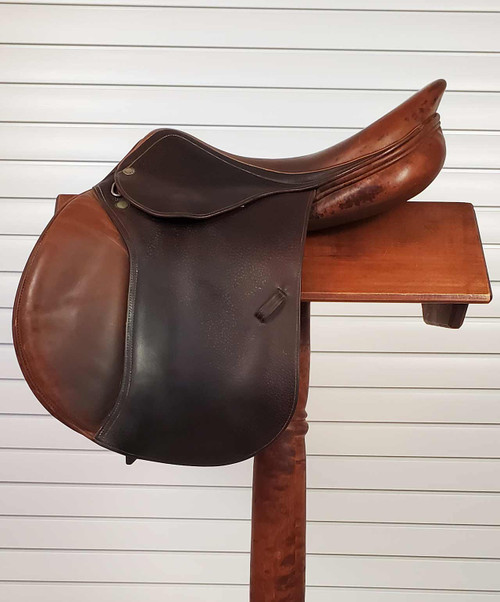 Used 17" Amerigo Close Contact Saddle.