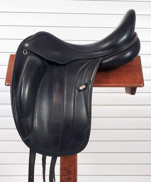 Used Equipe Viktoria Dressage 17.5''