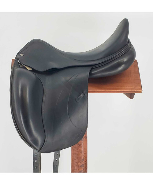 Used Equipe Elegance Dressage 18".