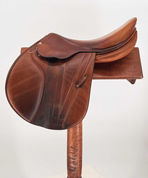 Used Butet M Jump Saddle 17.5".
