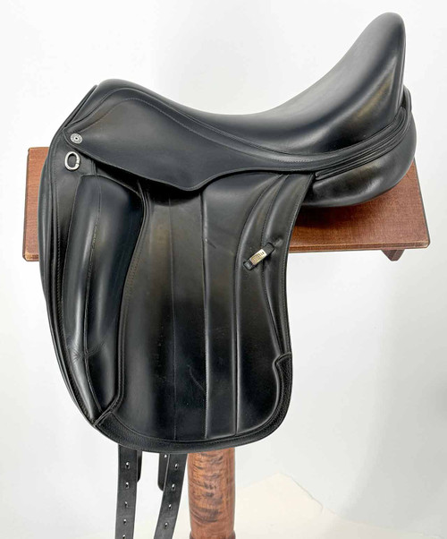Used Equipe Viktoria Dressage 17.5".