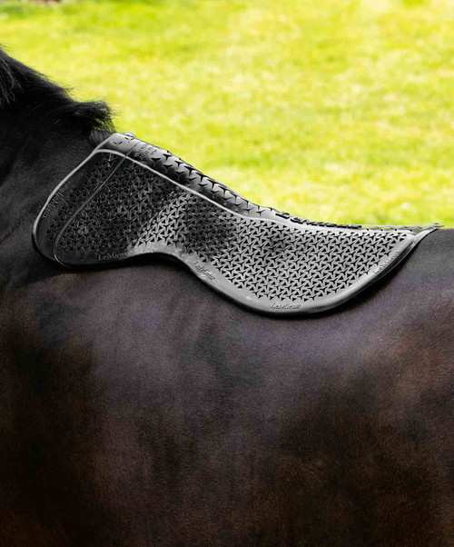 LeMieux Gel-Tek Shaped 1/2 Pad.