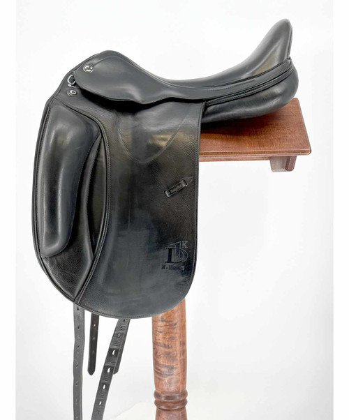 Used Prestige XD1K 18" Dressage.