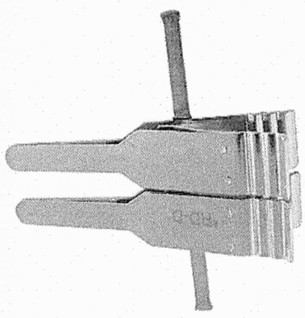 2100-RD-DA - MICRO ARTERY CLAMP PAIR W/BAR 2 -5mm VSSL 35mm