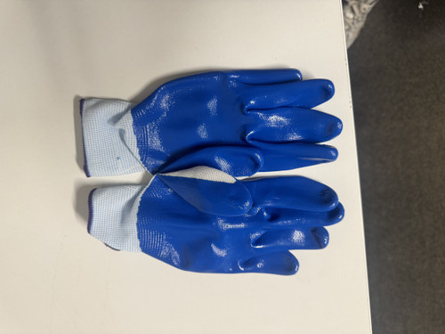 Frontier foam touch glove is a flexable glove created with materials that stop hand/ skin irritations and fatigue.

Gip on dry and oily surfaces
13 gauge Seamless nylon shell for enhanced dexterity
Gentle on the skin reducing risk of hand fatigue and skin irritation
Yarn shell for flexible and comfortable fit
Dark coloring to hide dirt
Sponge finish
Applications
Construction
Light fabrication
Hand and power tools
Petrochemical industry
Logistics
White goods
Shipping
Trades