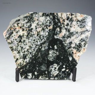 Front-facing, large pseudotachylite, Sudbury impact structure 215 grams, Sciencemall-USA