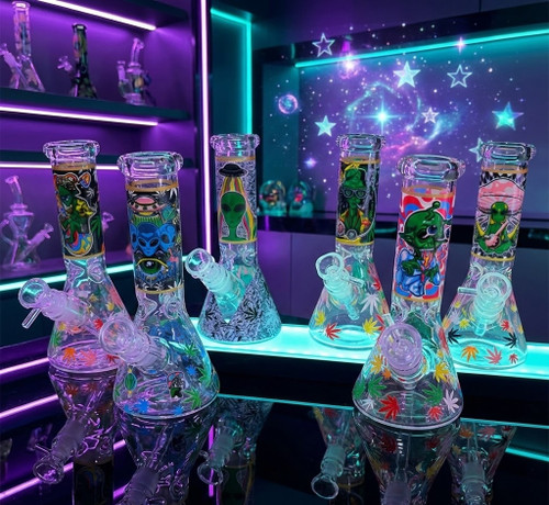 SirEEL - 8" 420 Leaf EELien Beaker Bong with Bowl, Assorted Colors May Vary (Generated with AI which can make mistakes)