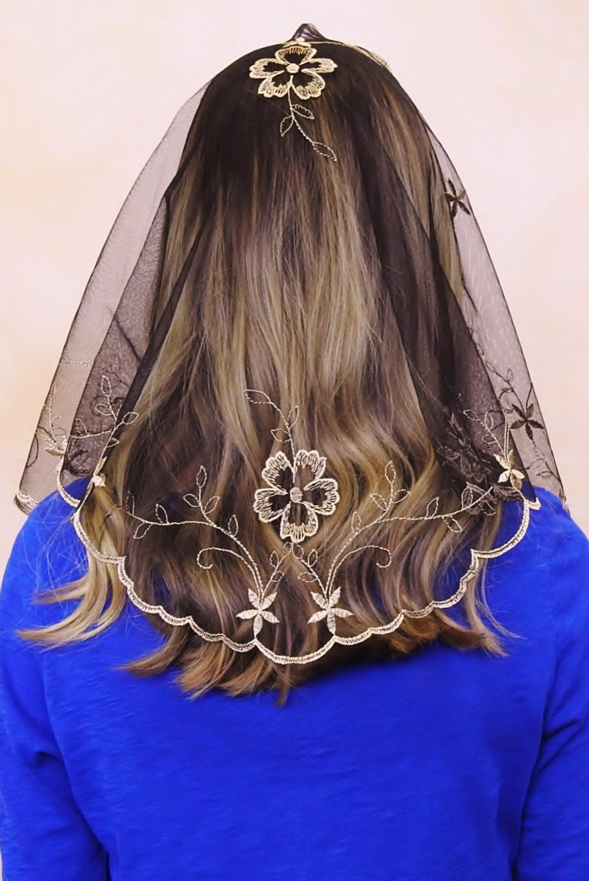 3 Classic Ways to Place Your Mantilla Veil – The Mantilla Company