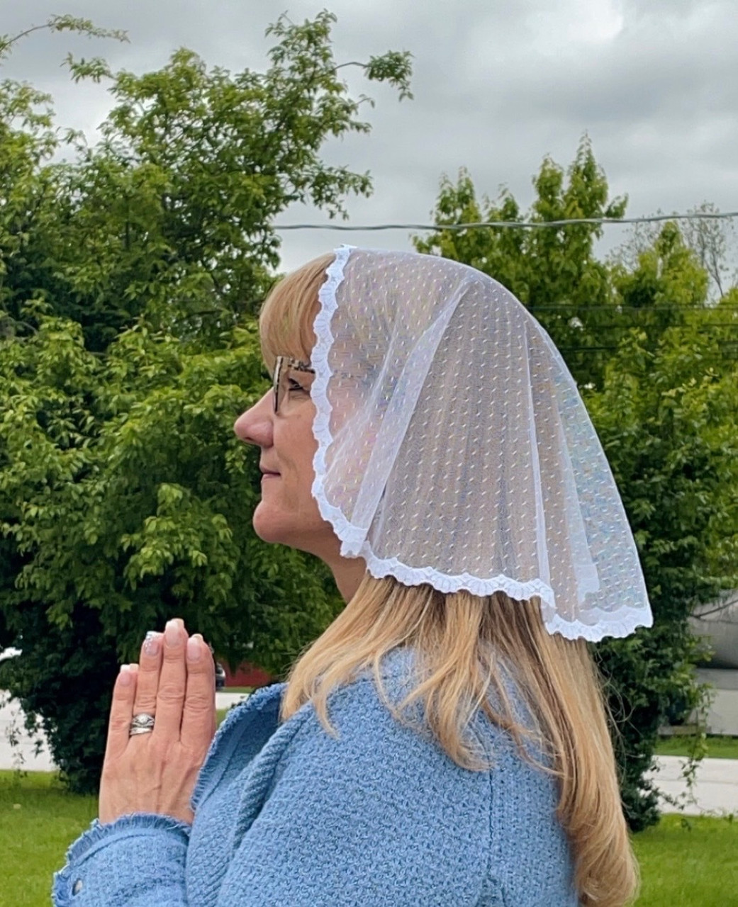 Short Dot Tulle Half-Circle Mantilla - Veils by Lily