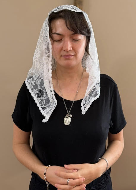 FB LIVE: "April Trinity Veil" with Metal 3inch Sewn-in Comb. 