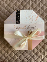 Natural Wellness Gift Ideas: Herbal Teas, Supplements & Self-Care Gifts
