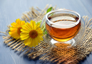 Best Herbal Teas for Relaxation and Sleep Support