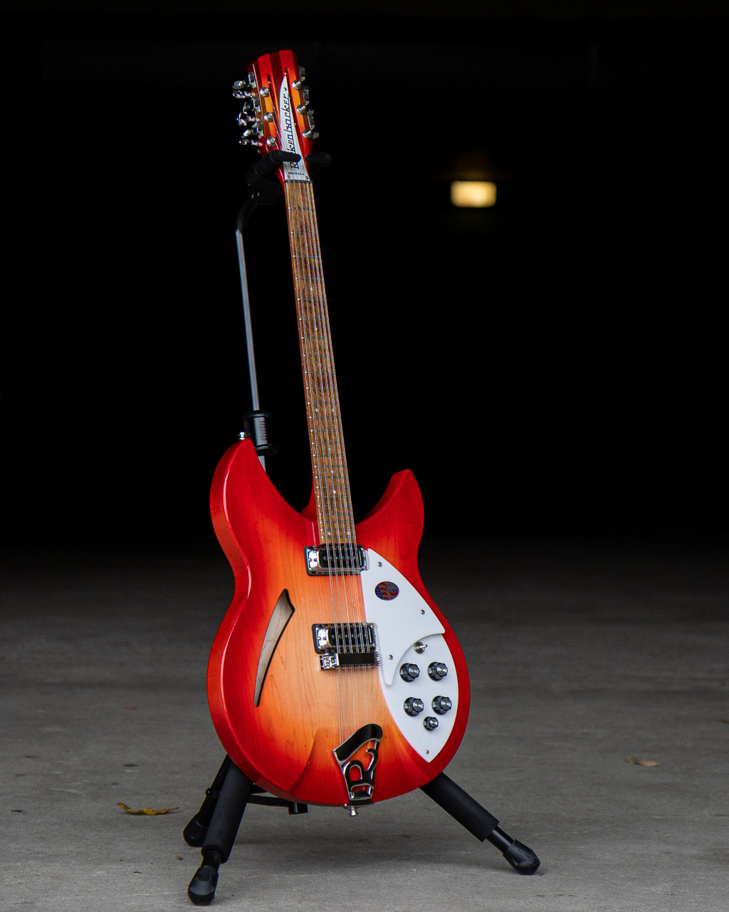 rickenbacker semi hollow guitar