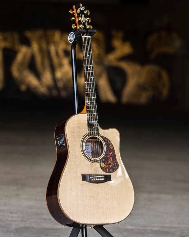 MATON EM100C MESSIAH ACOUSTIC/ELECTRIC GUITAR