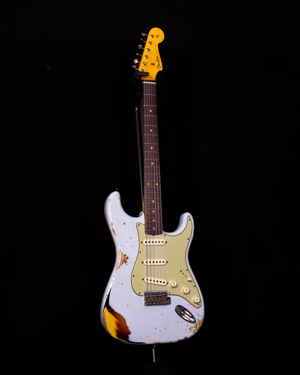 Fender Custom Shop '61 Stratocaster Heavy Relic - Super Faded Aged Sonic Blue Over 3-color Sunburst