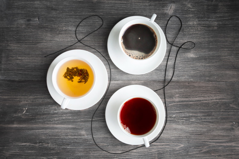 A Side By Side Comparison of Tea vs Coffee