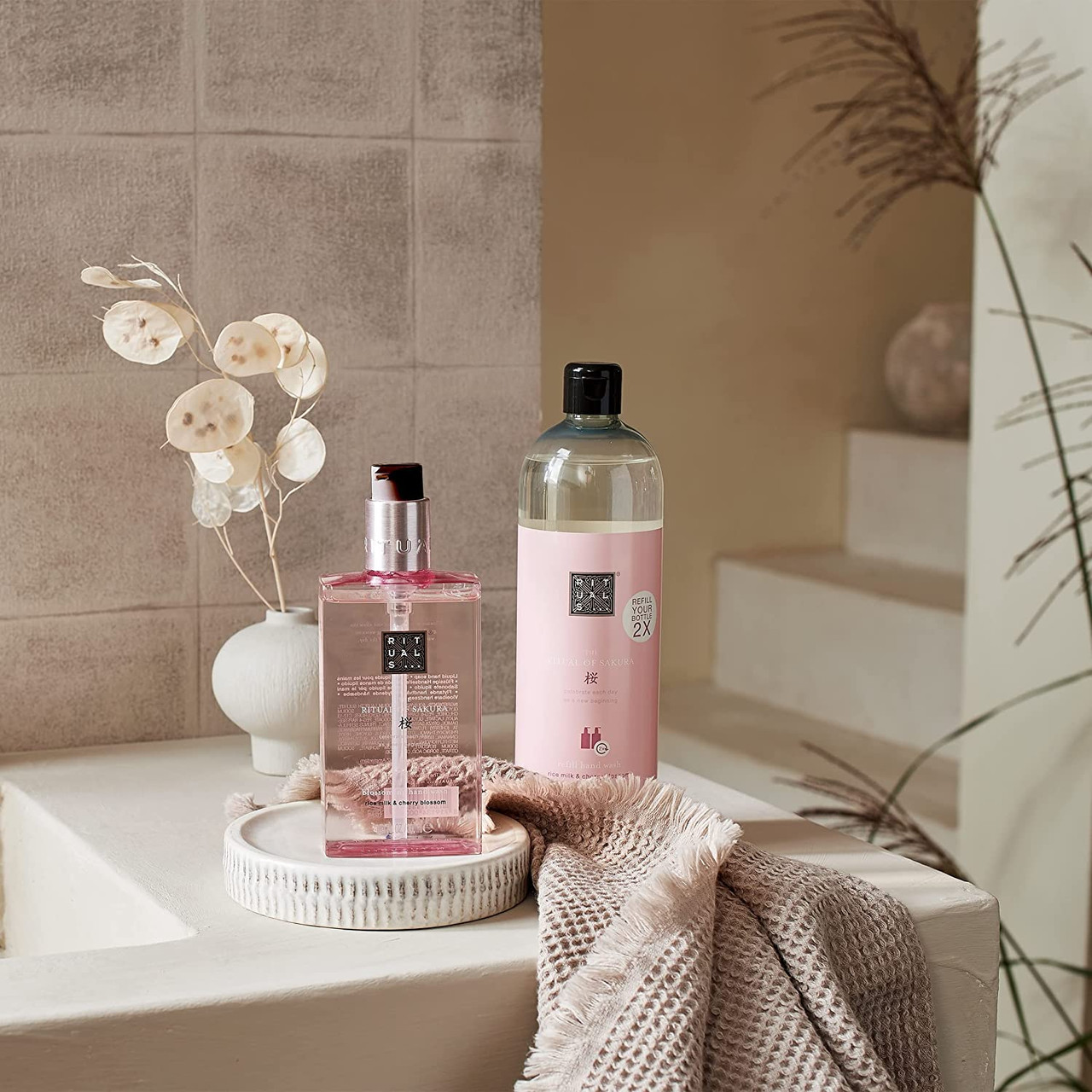 RITUALS Sakura Hand Wash - Liquid Hand Soap with Rice Milk & Cherry Blossom  - 10.1 Fl Oz