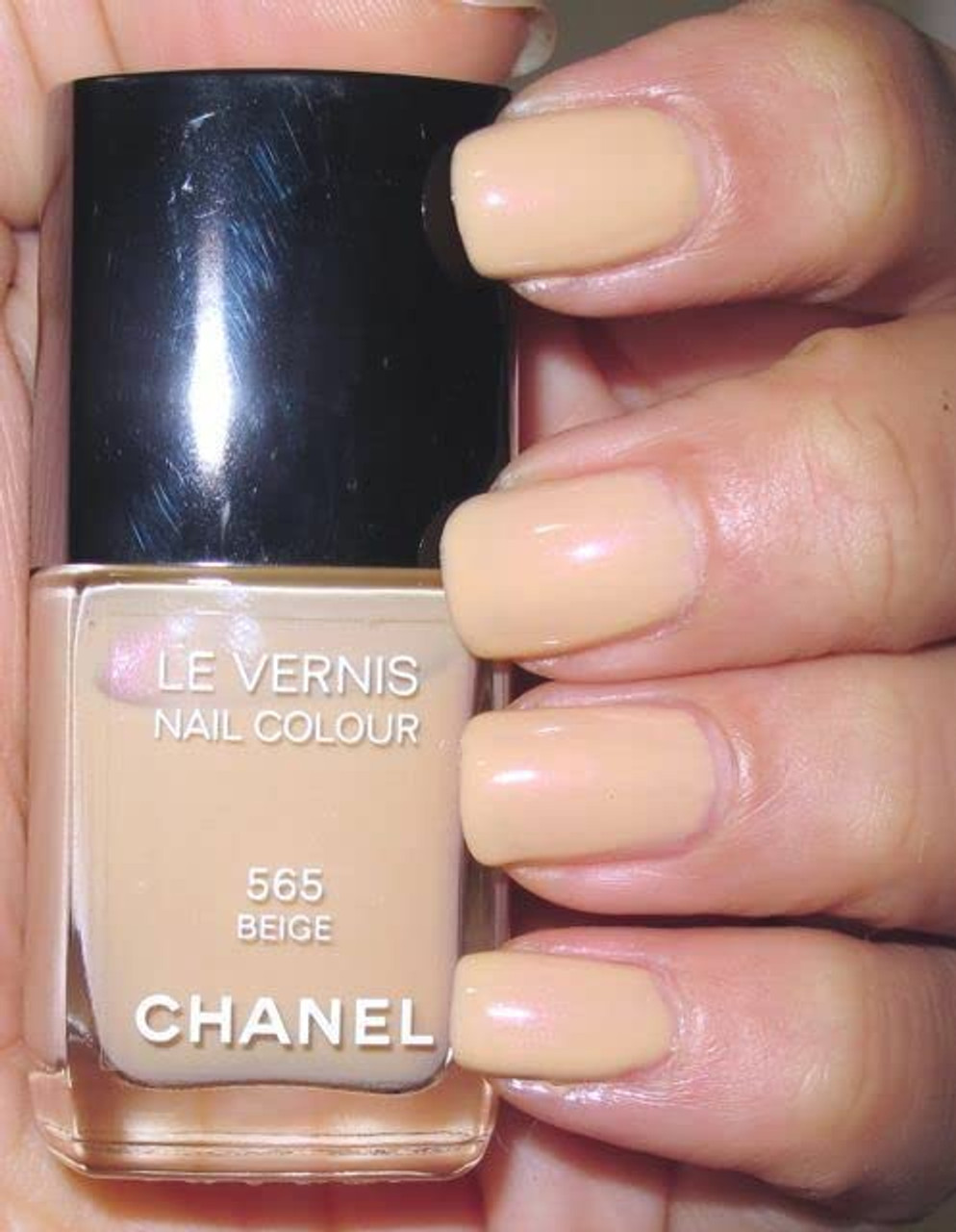 Chanel Le Vernis Nail Colour 565 Beige