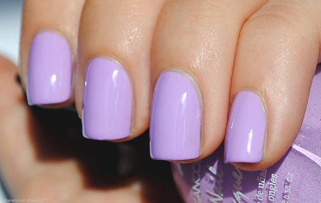 Simple Matte Purple and Dark Purple with Purple flower nail ar | Unghie,  Unghie graziose, Unghie con fiori