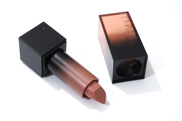 Huda Beauty Power Bullet Cream Glow Hydrating Lipstick (Amore - rich plum)