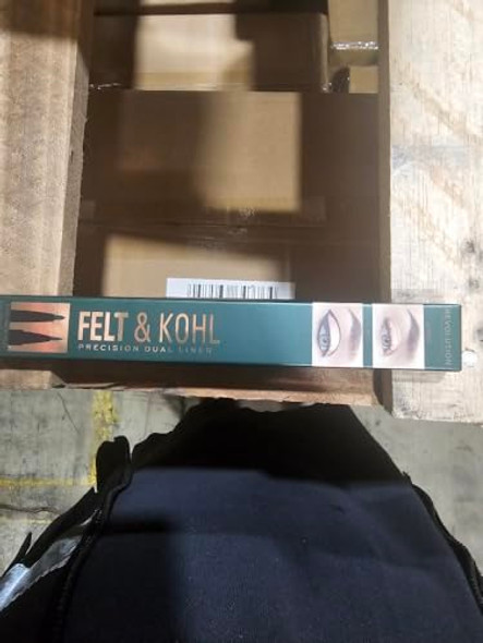 Revolution Beauty London- Felt & Kohl Eyeliner- Green Ultra Creamy And Pigmented Texture Smooth And Buttery Application Smudge Proof And Long Lasting Built In Smudger For y Looks 0.13Gm Revolution Beauty London- Felt & Kohl Eyeliner- Green Ultra Creamy And Pigmented Texture Smooth And Buttery Application Smudge Proof And Long Lasting Built In Smudger For y Looks 0.13Gm