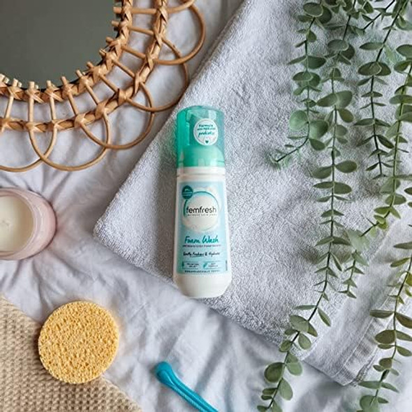 Femfresh Refresh Pure Freshness and Hydration Fragrance 150ml Femfresh Refresh Pure Freshness and Hydration Fragrance 150ml