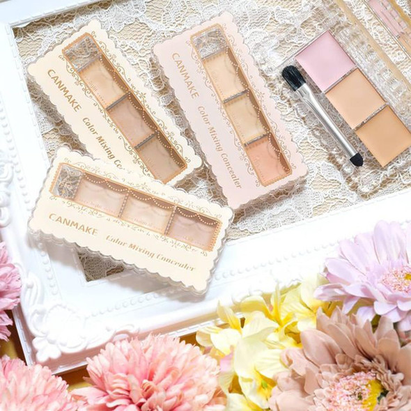 Canmake Color Mixing Concealer Silky 3 Shade Palette 01 Light Beige Mixing Concealer Silky 0.16Oz