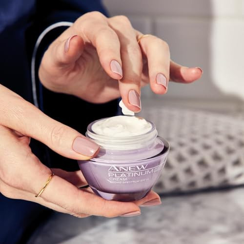 Avon Anew Platinum Day Cream Broad Spectrum Spf 251.7 Ozbroad Spectrum Uva And Uvb Hypoallergenic Non Comedogenic Vegan Allergy And Dermatologist Tested