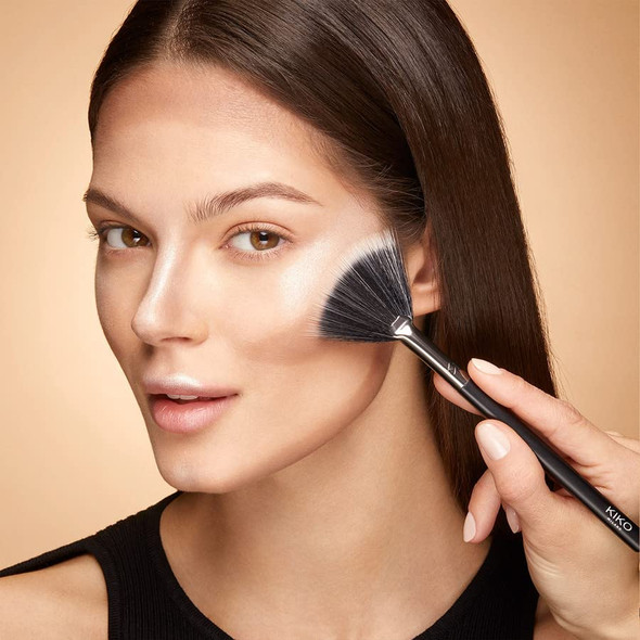 Kiko Milano Face 12 Powder Fan Brushfan Powder Brush With Synthetic Bristles
