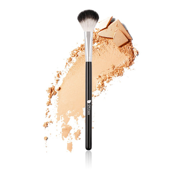 DUcare Highlighter Brush Fan Setting Makeup Brush Blending Helps Lock in Foundation and Concealer, 1Pcs Silvery & Black