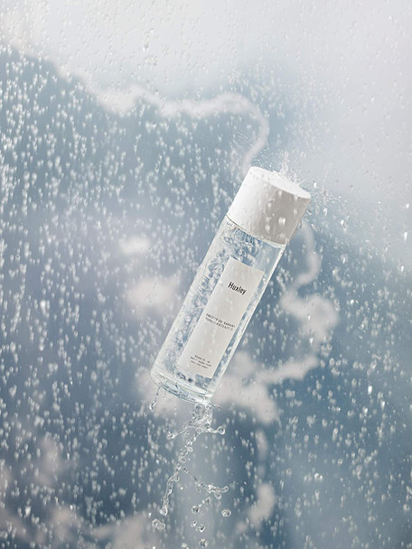 Huxley Secret of Sahara Toner Extract It 4.06 fl. oz.  Korean skin care  pH balancing toning water refreshes and hydrates skin Huxley Secret of Sahara Toner Extract It 4.06 fl. oz.  Korean skin care  pH balancing toning water refreshes and hydrates skin