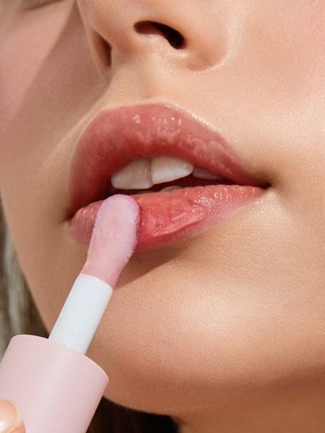 Jelly Wow Hydrating Lip Oil-Berry Involved