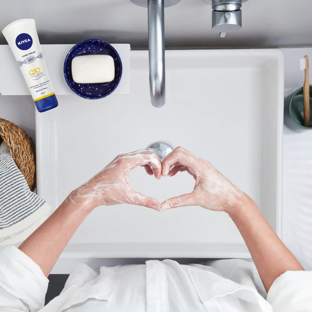 NIVEA 3in1 Q10 Anti-Age Care Hand Cream (100ml), Moisturising Hand Cream Reduces the Appearance of Wrinkles with Q10 and UV Filters, NIVEA Hand Cream for 24 Hour Moisture