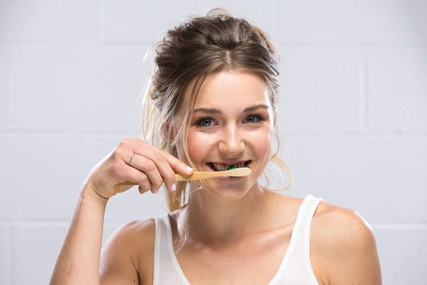 inVitamin Natural Whitening Tooth & Gum Powder with Activated Charcoal (2.75 oz) (Spearmint) inVitamin Natural Whitening Tooth & Gum Powder with Activated Charcoal (2.75 oz) (Spearmint)