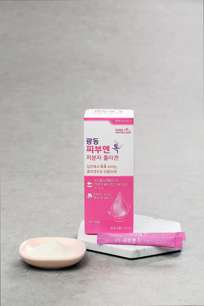 KWANGDONG 'Tok' Low-Molecule Marine Collagen, Vitamin C and Hyaluronic Acid, Known to Hydrate and Tighten Dry Aging Skin, Marine Collagen to Help Hair, Skin, Nails, and Joints, Daily Sticks 30 Pack