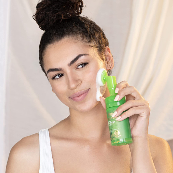 WOW Skin Science Aloe Vera Exfoliating Face Wash w/Soft Brush Foaming Facial Cleanser For All Skin Types Acne Face Wash for Women Facial Skin Care Products Men's Face Wash Facial Scrub (100ml)